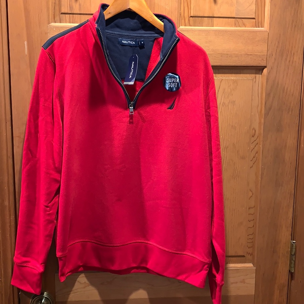 New.  Men’s Nautica sweatshirt sz M.